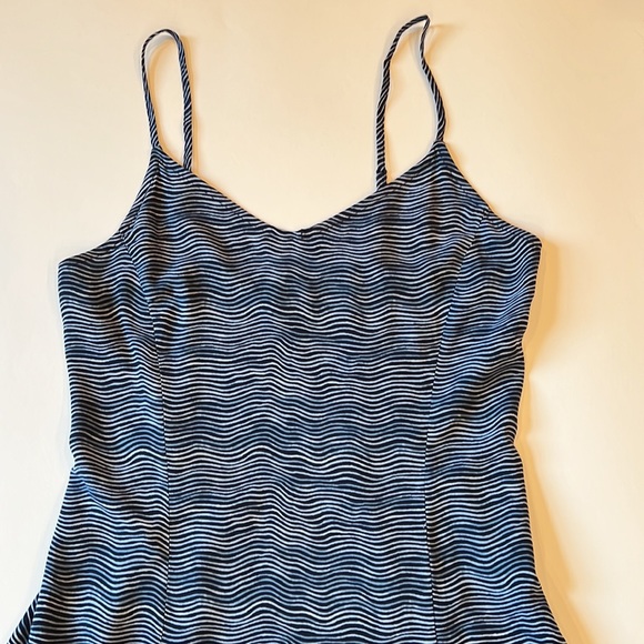 Old Navy Blue Wavy Stripe w Spaghetti Strap Midi Sun Dress Womens XS EUC - Picture 3 of 8